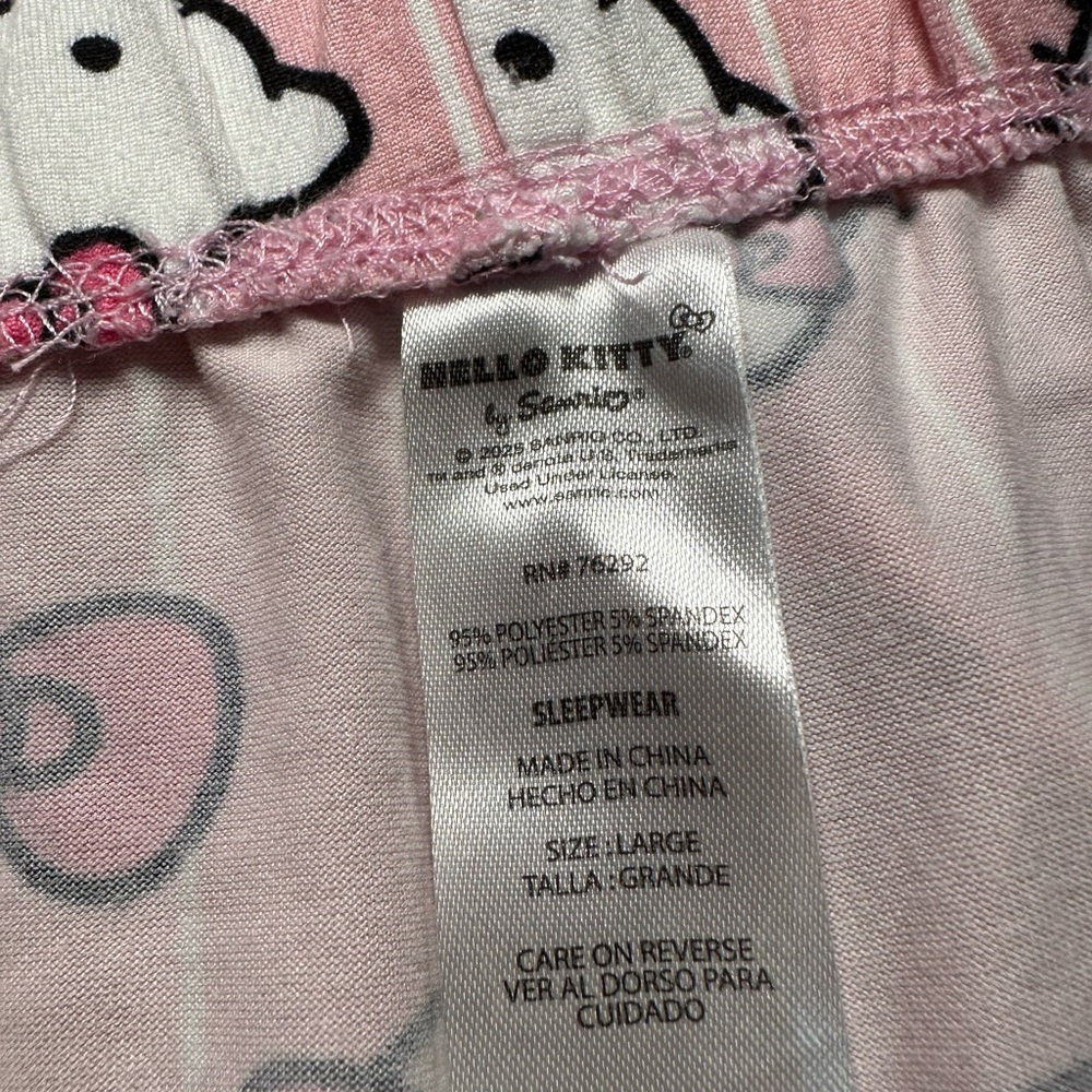 Sanrio Hello Kitty Pink Sleepwear - Picture 2 of 3